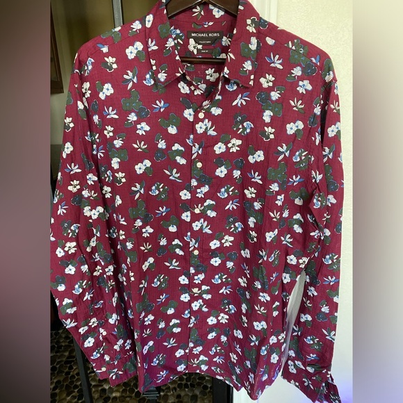 Michael Kors raspberry colored floral shirt - Picture 6 of 7